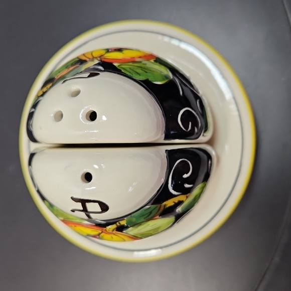 BORGIOLI CERAMICS (Italy) Salt/Pepper Set Hand painted 'Black Pomegranate' - Picture 7 of 13